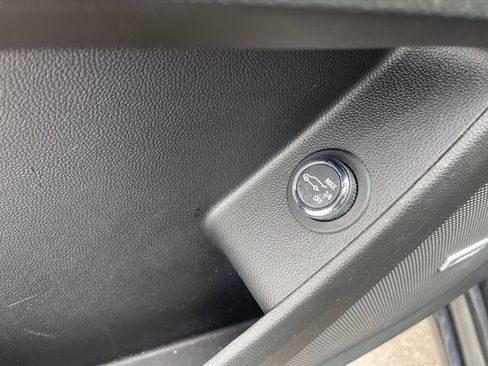 Used 2023 Chevrolet Traverse Premier w/ Redline Edition image 14