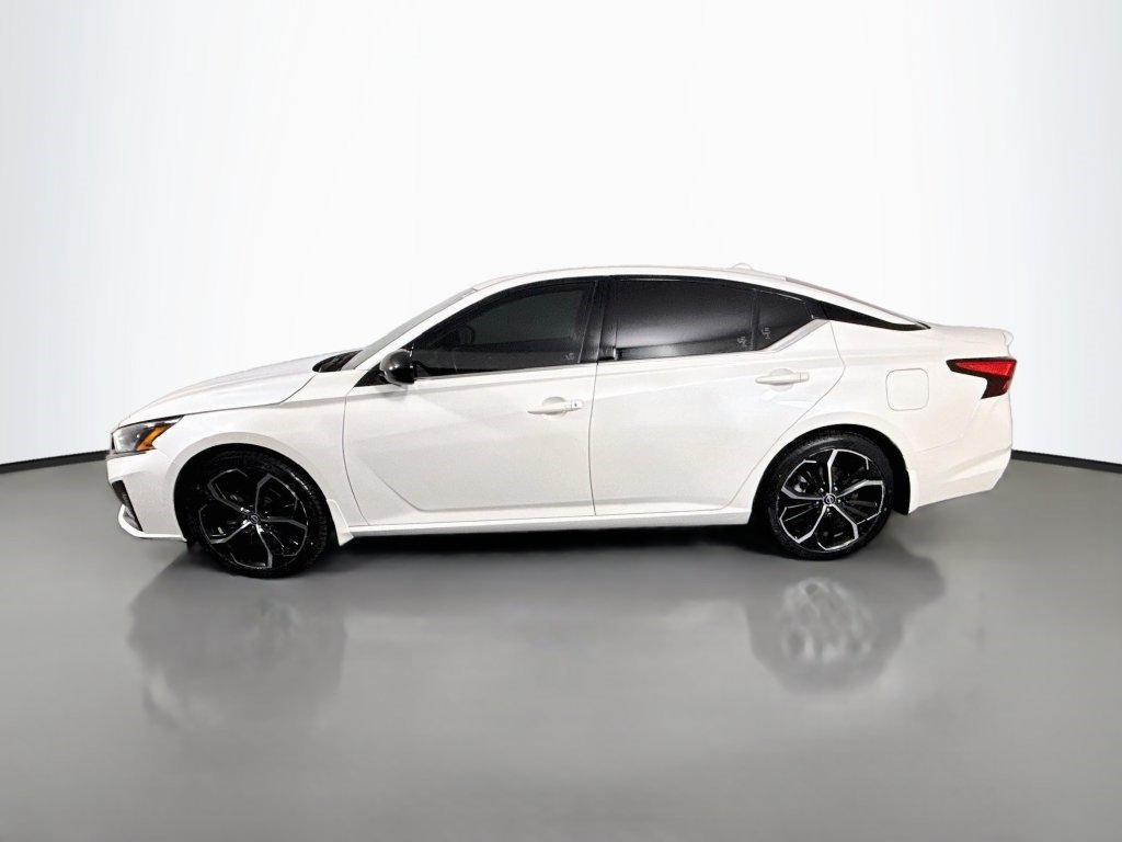 Used 2023 Nissan Altima 2.5 SR FWD image 6