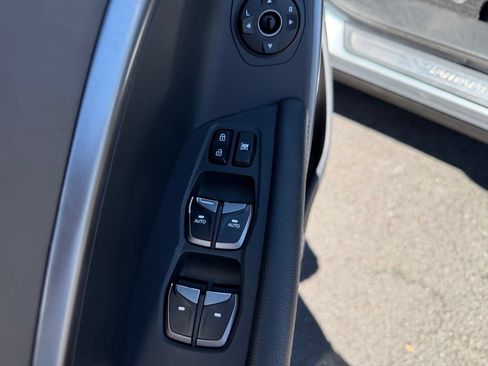 Used 2017 Hyundai Santa Fe Limited AWD/4WD image 14