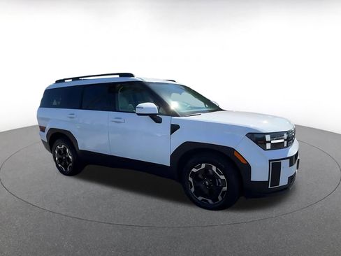 Used 2025 Hyundai Santa Fe SEL image 2