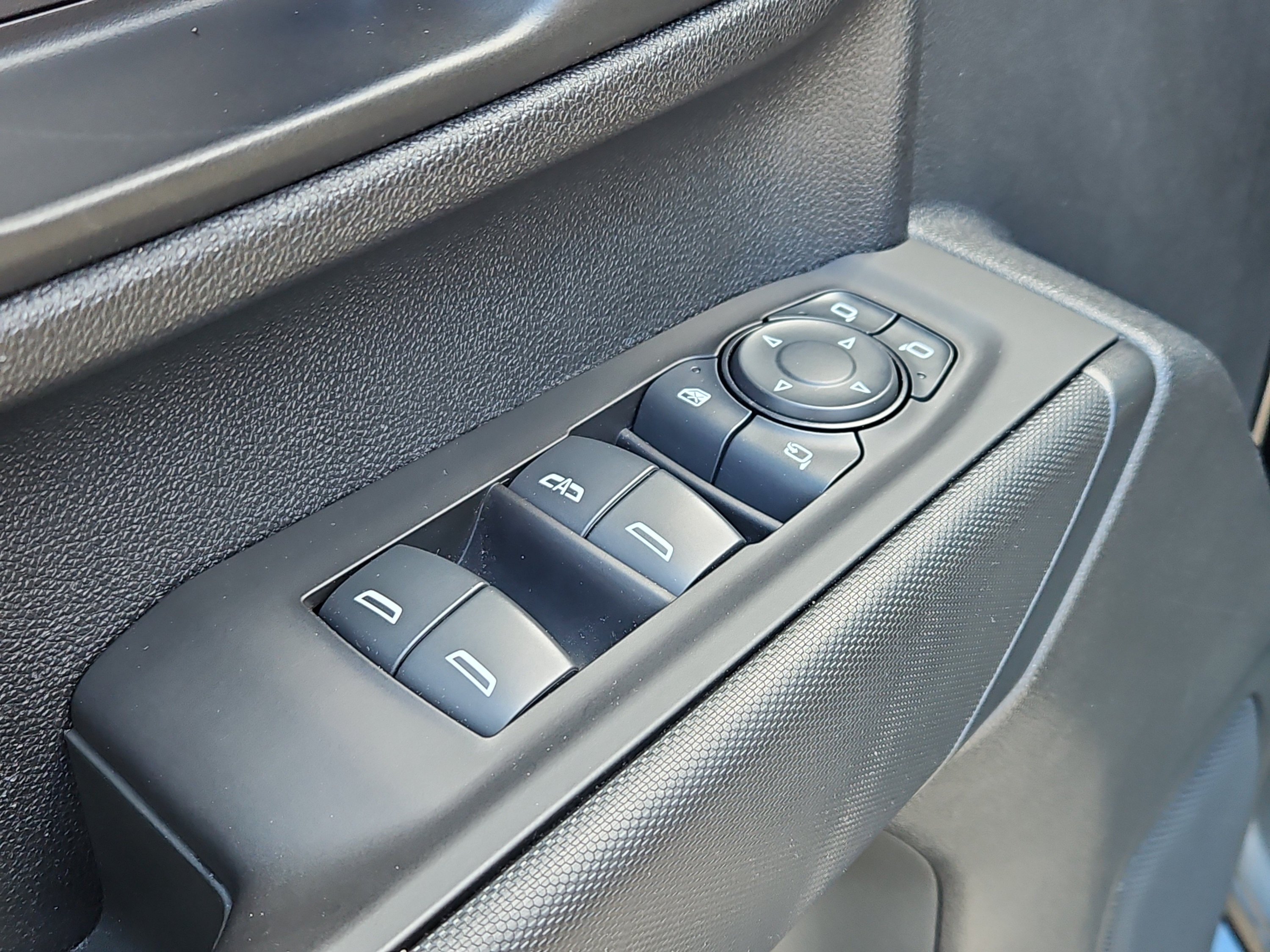 Used 2024 Chevrolet Silverado 2500 Custom AWD/4WD image 18