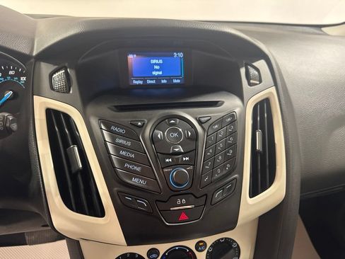 Used 2014 Ford Focus SE w/ Equipment Group 201A FWD image 13