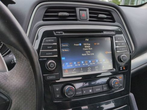 Used 2016 Nissan Maxima SR w/ Midnight Edition FWD image 15