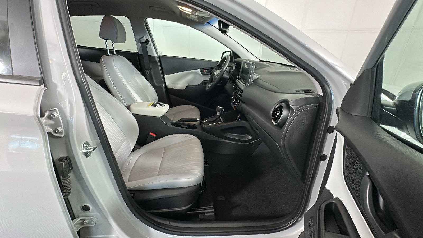 Used 2023 Hyundai Kona SEL w/ Cargo Package AWD/4WD image 34
