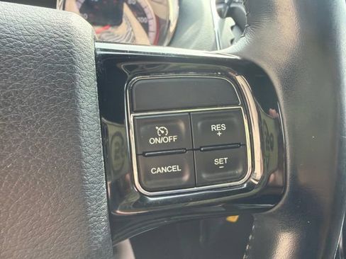 Used 2020 Dodge Grand Caravan SE FWD image 19