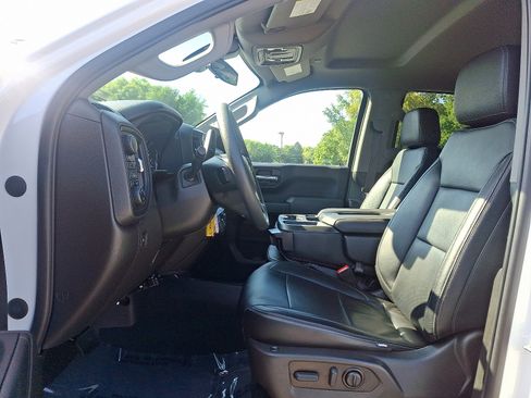 Used 2022 Chevrolet Silverado 1500 Custom w/ Safety Confidence Package image 13