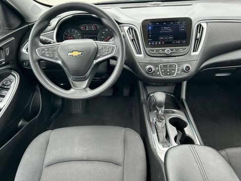 Used 2024 Chevrolet Malibu LT FWD image 12