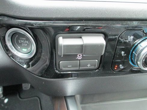 New 2026 GMC Sierra 1500 SLT w/ SLT Convenience Package image 21