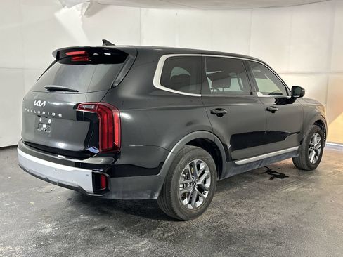 Used 2024 Kia Telluride LX image 11