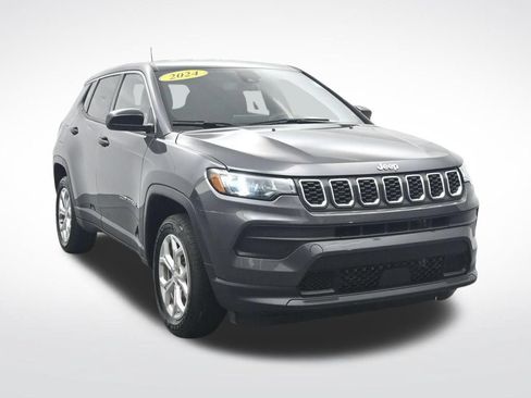 Used 2024 Jeep Compass Sport AWD/4WD image 3