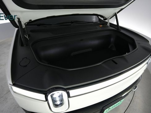 Used 2022 Rivian R1T Adventure image 22