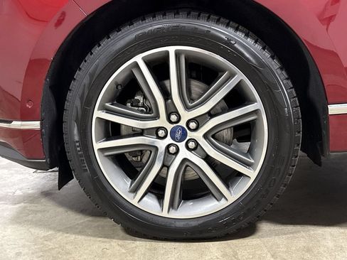 Used 2019 Ford Edge Titanium w/ Equipment Group 301A AWD/4WD image 28