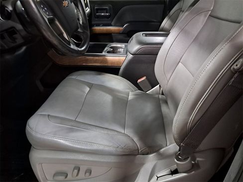 Used 2018 Chevrolet Silverado 1500 LTZ w/ Sport Package image 7