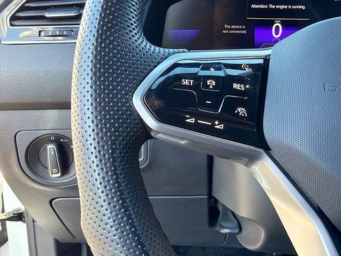 Used 2023 Volkswagen Tiguan SE R-Line image 37