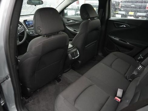 Used 2025 Chevrolet Malibu LT FWD image 11