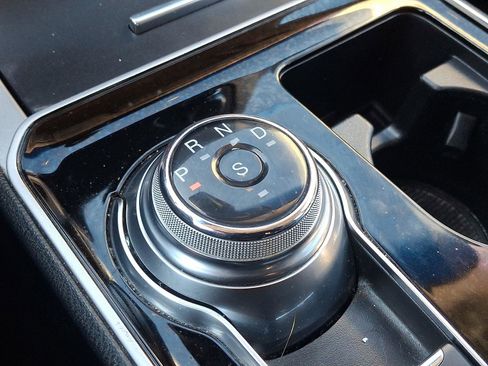 Used 2020 Ford Edge SEL image 14