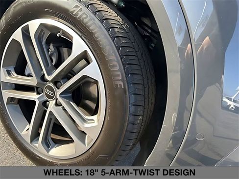 Used 2025 Audi Q5 Premium w/ Convenience Package image 11