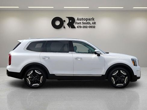 Used 2025 Kia Telluride S AWD/4WD image 6