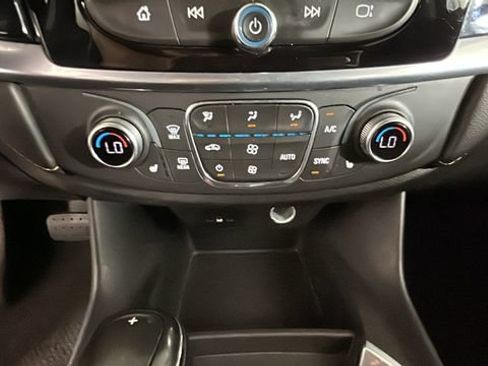 Used 2019 Chevrolet Traverse LT AWD/4WD image 22