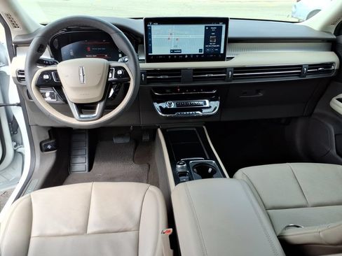 Used 2023 Lincoln Corsair AWD w/ Equipment Group 101A image 12