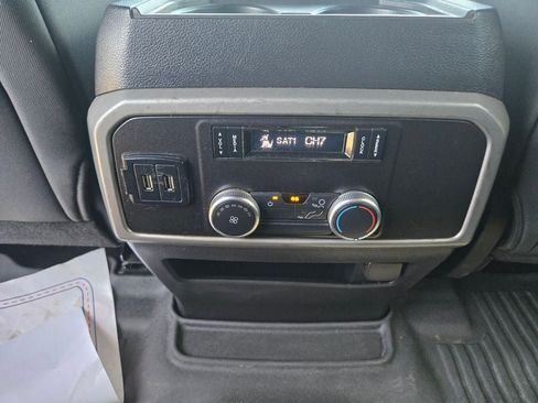 Used 2018 Ford Expedition XLT RWD image 14