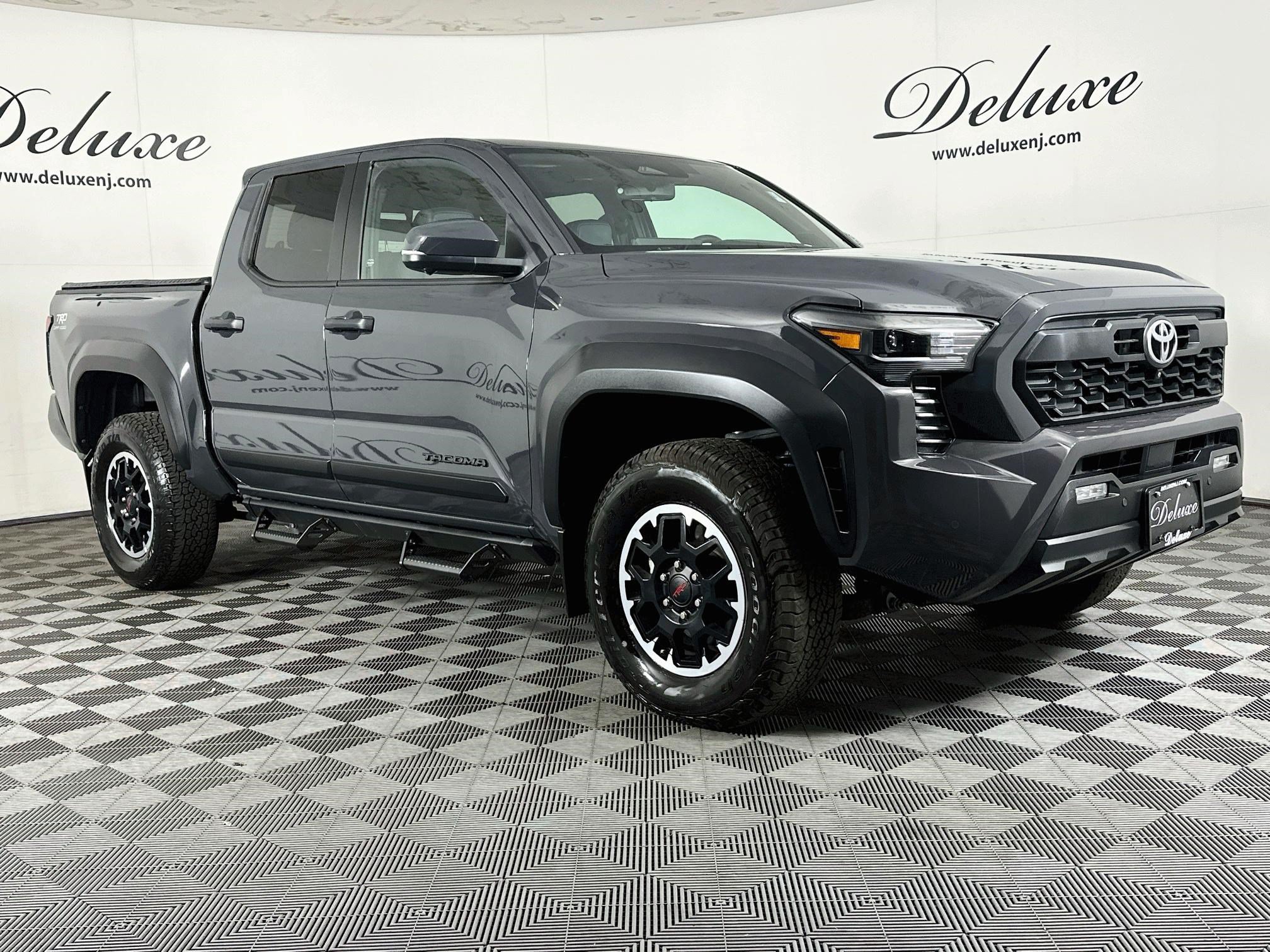 Used 2024 Toyota Tacoma TRD Off-Road w/ TRD Off Road Premium Package AWD/4WD image 1