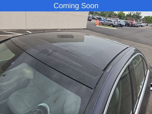 Used 2017 Mercedes-Benz C 300 Sedan image 4