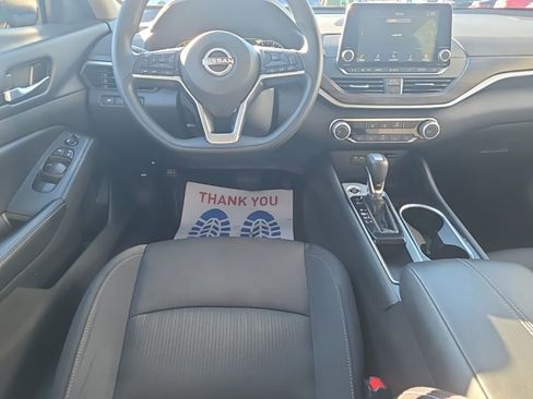 Used 2024 Nissan Altima 2.5 SV image 19