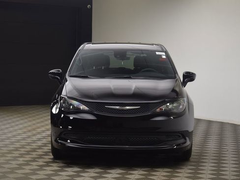 New 2026 Chrysler Voyager LX image 2