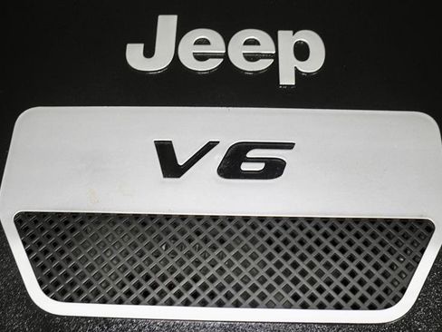 Used 2016 Jeep Wrangler Unlimited Sahara w/ Max Tow Package image 36