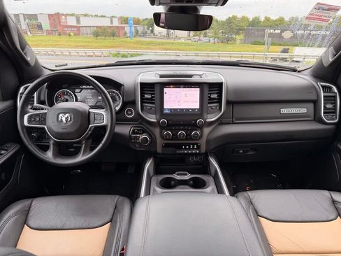 Used 2022 RAM 1500 Big Horn AWD/4WD image 3