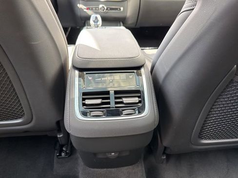 Used 2025 Volvo XC90 B6 Plus AWD/4WD image 15