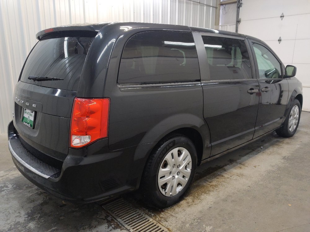 Used 2019 Dodge Grand Caravan SE FWD image 10
