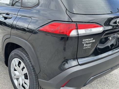 Used 2022 Toyota Corolla Cross L FWD image 11