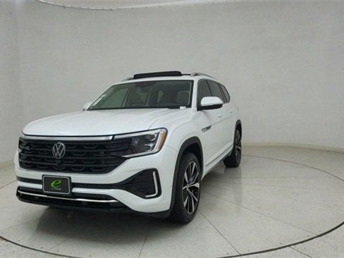 Used 2024 Volkswagen Atlas SEL Premium R-Line image 71