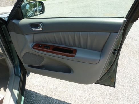 Used 2003 Toyota Camry XLE w/ XLE Premium Plus Pkg FWD image 26