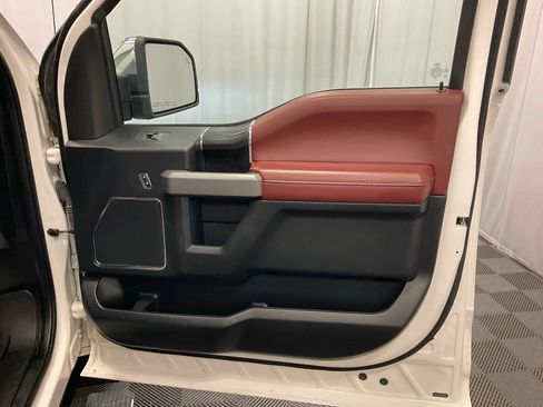 Used 2019 Ford F150 Platinum w/ Equipment Group 701A Luxury AWD/4WD image 30
