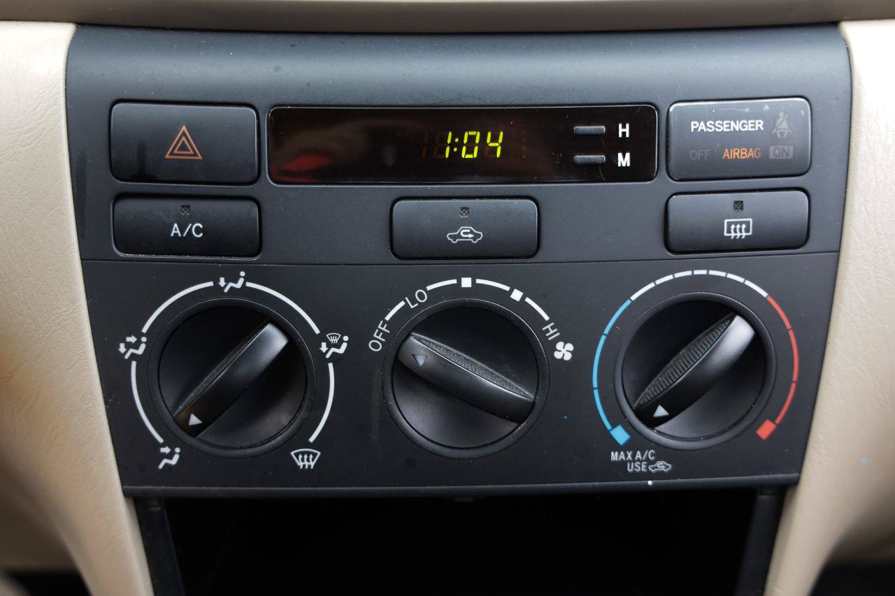 Used 2006 Toyota Corolla LE w/ Audio Value Pkg FWD image 31