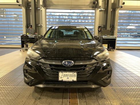 Used 2025 Subaru Legacy Limited AWD/4WD image 2