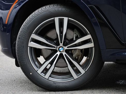 Used 2023 BMW X7 xDrive40i w/ M Sport Package AWD/4WD image 7