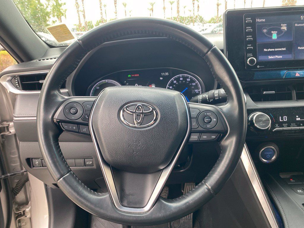 Used 2022 Toyota Venza LE AWD/4WD image 9