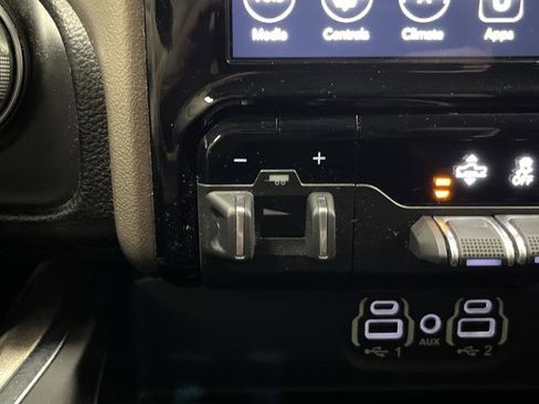 Used 2020 RAM 1500 Laramie image 25