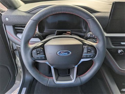 Used 2025 Ford Explorer ST-Line image 8