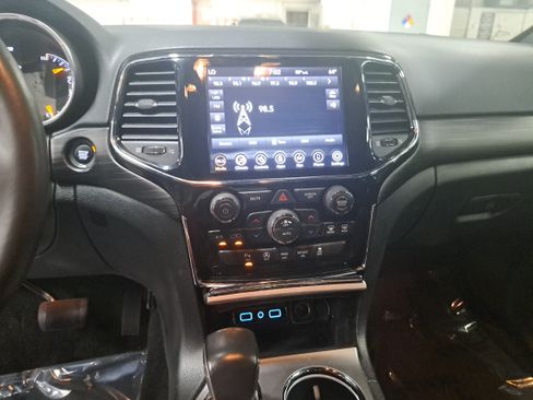 Used 2022 Jeep Grand Cherokee Laredo X RWD image 20