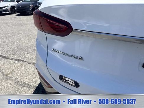 Used 2020 Hyundai Santa Fe SE AWD/4WD image 5