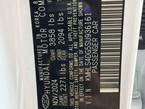 Certified 2025 Hyundai Elantra SEL FWD image 11
