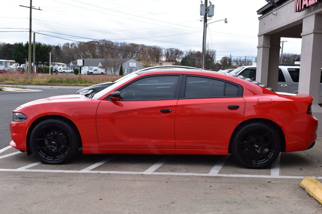 Used 2020 Dodge Charger SXT w/ Driver Convenience Group RWD image 5