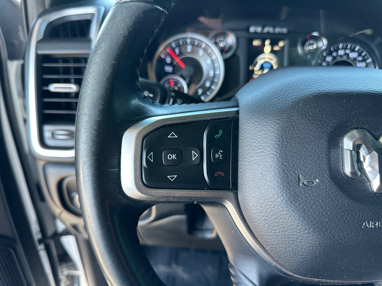 Used 2020 RAM 1500 2WD Crew Cab image 30
