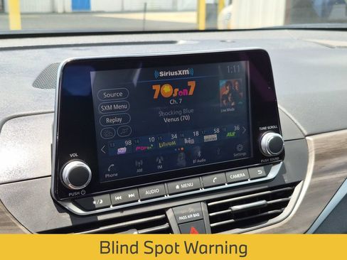 Used 2025 Nissan Altima 2.5 SV FWD image 22
