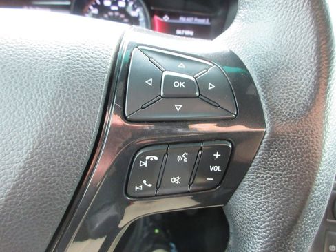 Used 2017 Ford Explorer XLT w/ Equipment Group 202A FWD image 25